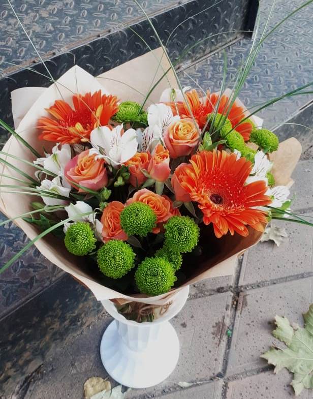 Букет цветов из: Герберы, Хризантемы, Альстромерии и Розы в Зубцове