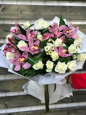 Букет цветов из: Розы и Хризантемы в Зубцове