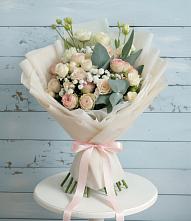 Букет цветов из:  Розы и Лизиантусы в Зубцове