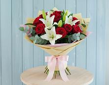 Букет цветов из:  Лилии и Розы в Зубцове