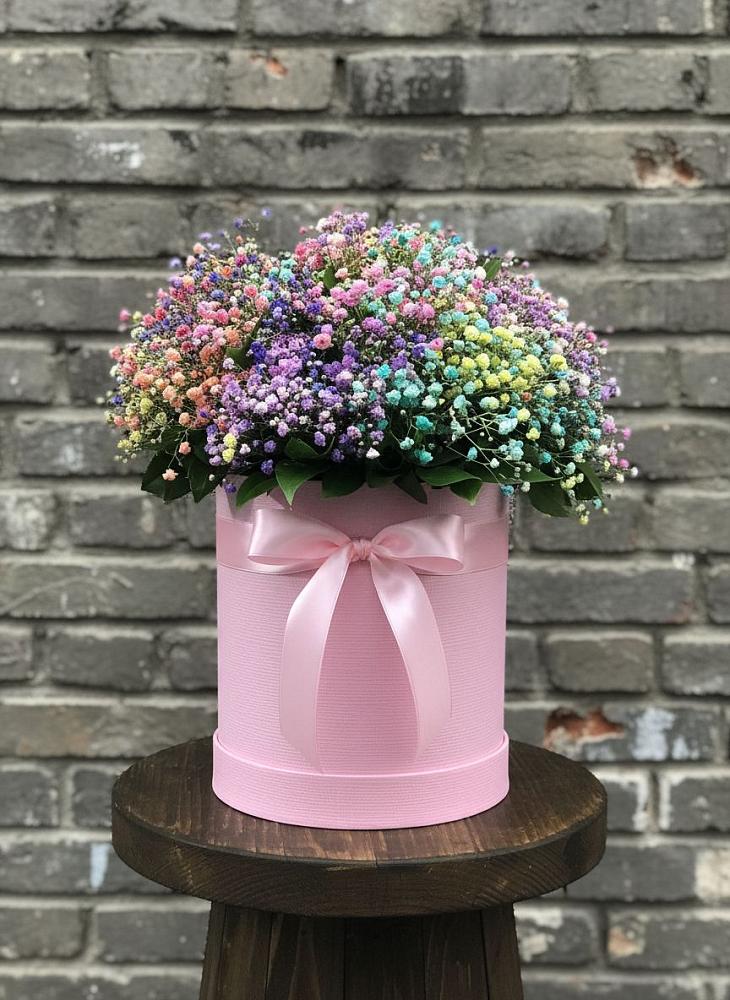 Цветочная композиция из Гипсофила и Розы в шляпной коробке в Зубцове