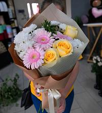Букет цветов из:  Герберы, Розы и Хризантемы в Зубцове