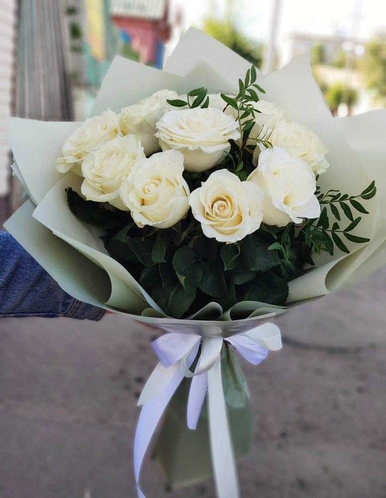 Букет Белые розы Проуд в Зубцове