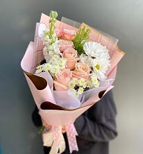 Букет цветов из:  Хризантемы и Розы в Зубцове