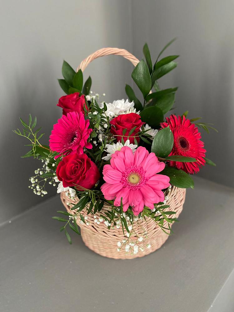 Цветочная композиция из Розы, Хризантемы и Герберы в корзине в Зубцове