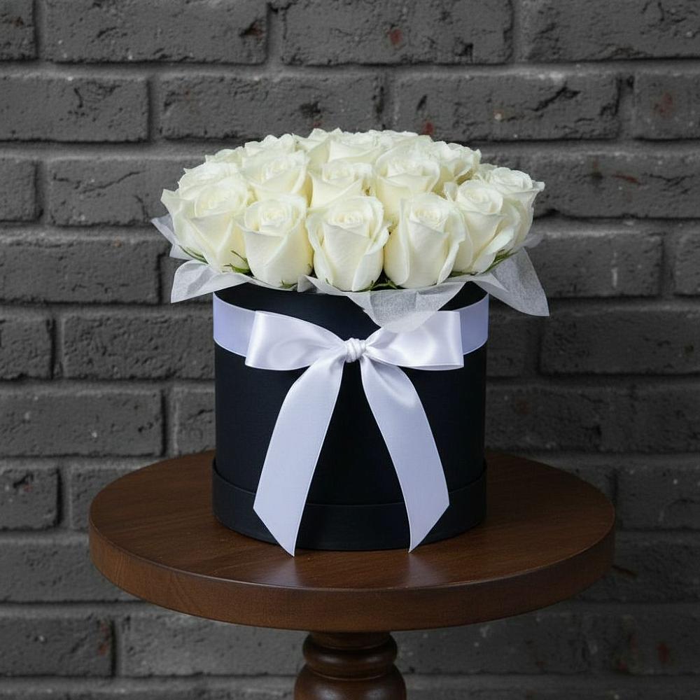 Цветочная композиция из Розы в шляпной коробке в Зубцове