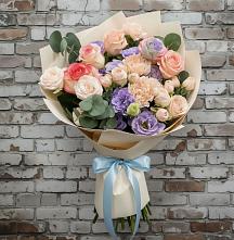 Букет цветов из:  Розы, Лизиантусы и Гвоздики в Зубцове